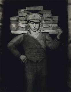 August Sander - Bricklayer, 1928