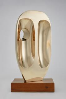 Barbara Hepworth - Vertical Form (St Ives)