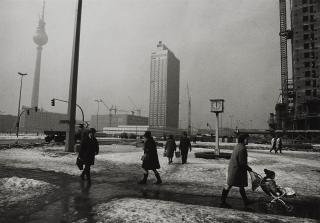 Barbara Klemm - Alexanderplatz, Ost-Berlin/DDR