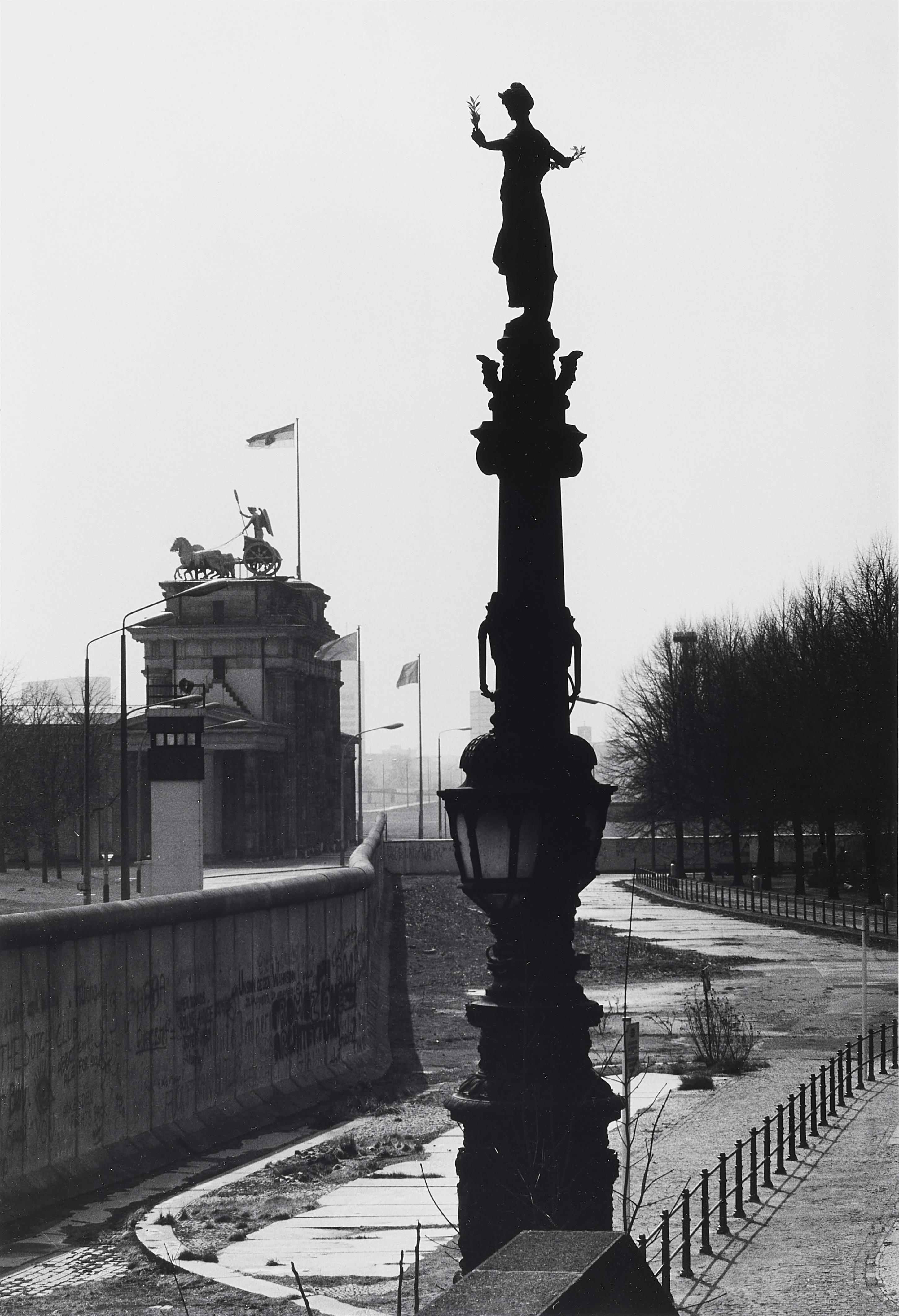 Barbara Klemm - Am Reichstag, Berlin
