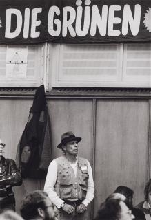 Barbara Klemm - Joseph Beuys, Gründungsparteitag der Grünen, Karlsruhe