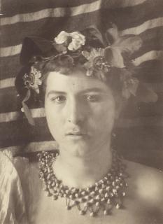 Baron Wilhelm von Gloeden - Jeune homme à la couronne de fleurs, vers 1880