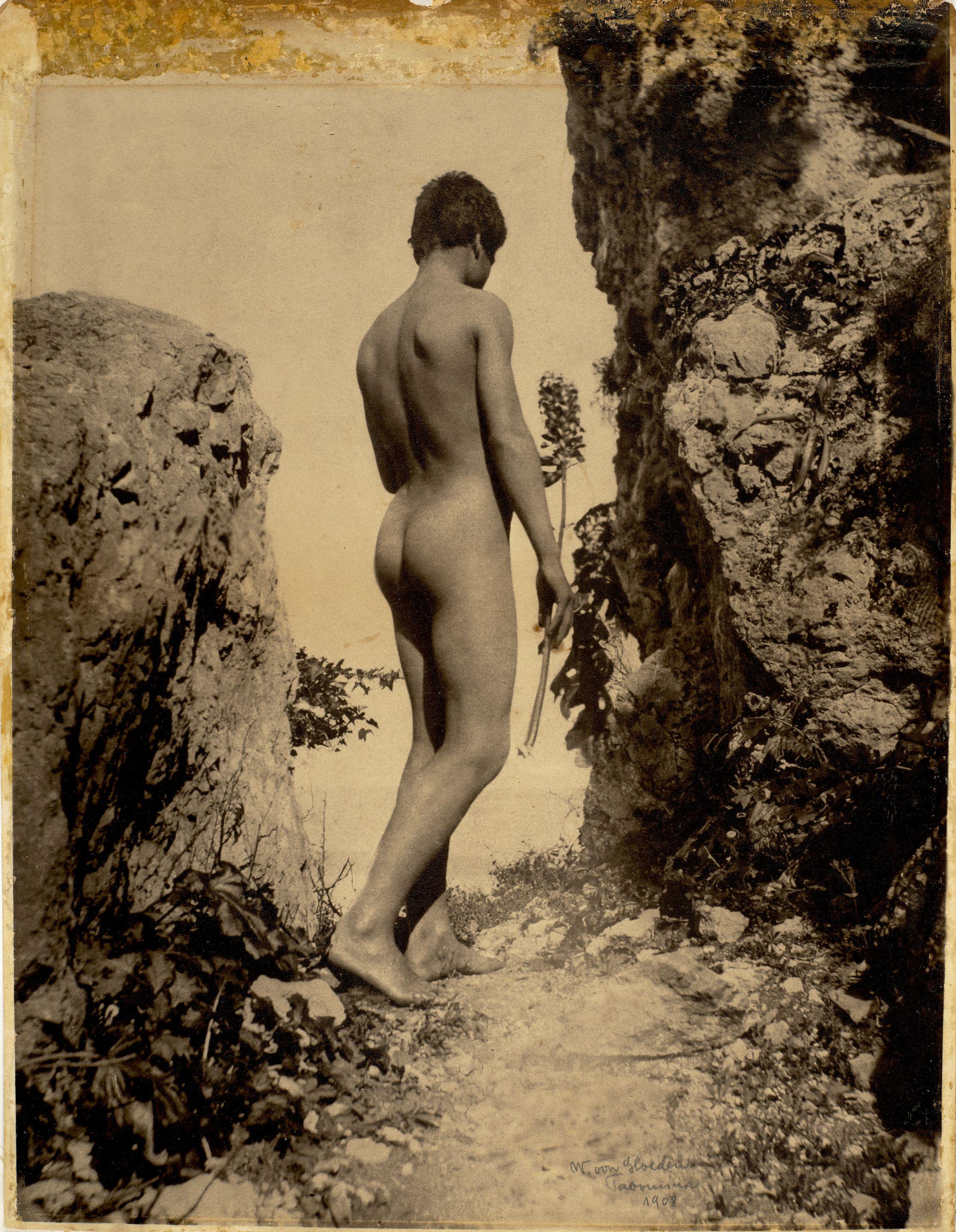 Baron Wilhelm von Gloeden - Nu debout