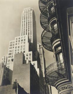 Berenice Abbott - Murray Hill Hotel Spiral, from Park Avenue and 40th St., 1935