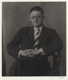 Berenice Abbott - Portrait of James Joyce, 1925
