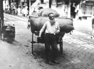 Berenice Abbott - Rag Merchant