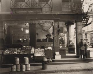 Berenice Abbott - Shoe Shine Parlor, 1938