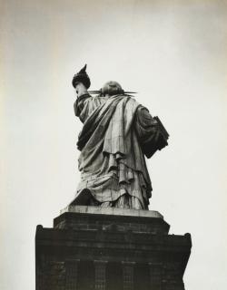 Berenice Abbott - Statue of Liberty, c. 1932
