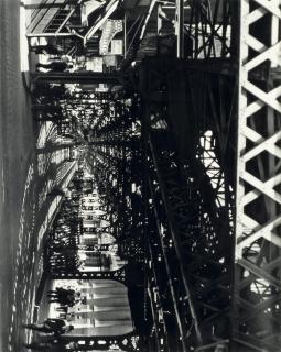 Berenice Abbott - Under the EL at the Battery, New York