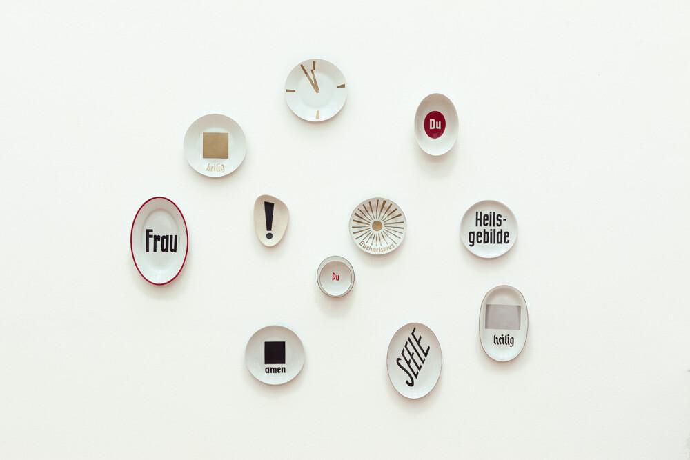 Bernhard Johannes Blume - Folge von 11 Objekten: 11 Teller