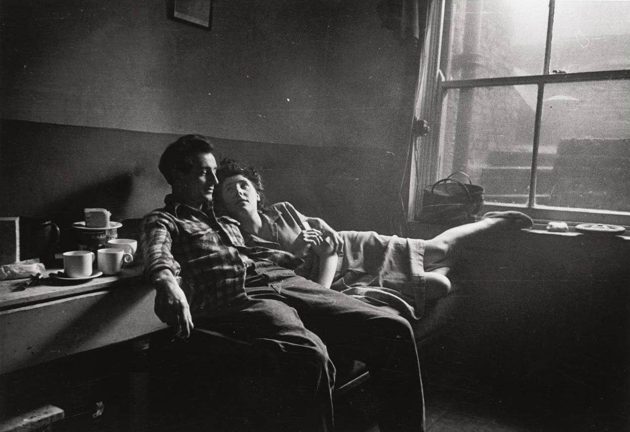 Bert Hardy - Elephant and Castle, London, 1949