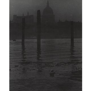 Bill Brandt - London (St. Paul\'S Cathedral)