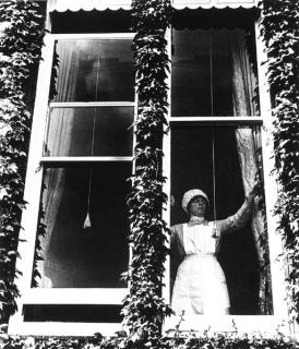 Bill Brandt - Parlourmaid at the Window in Kensington
