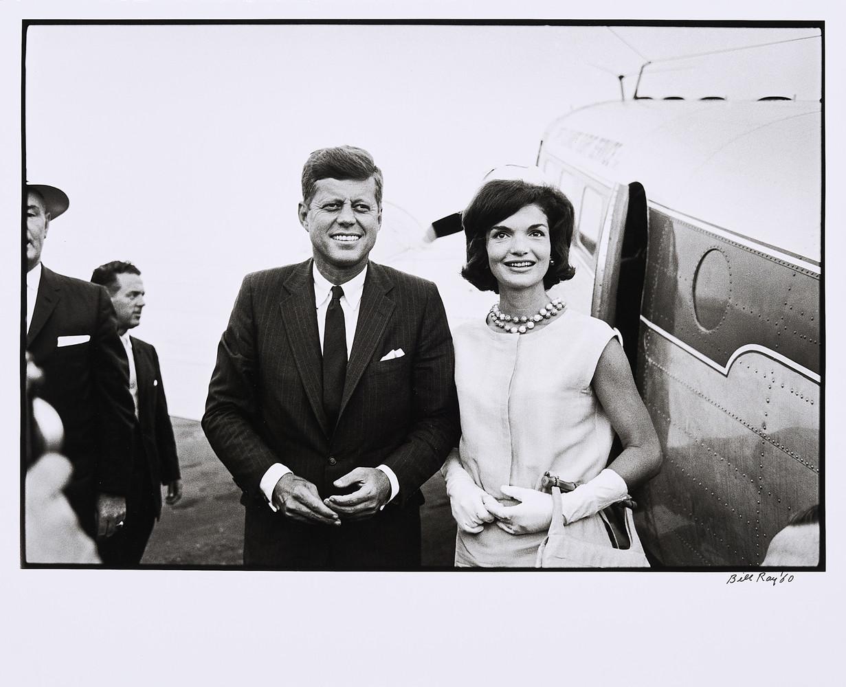 Bill Ray - Ohne Titel (John F. Kennedy and Jackie arriving).