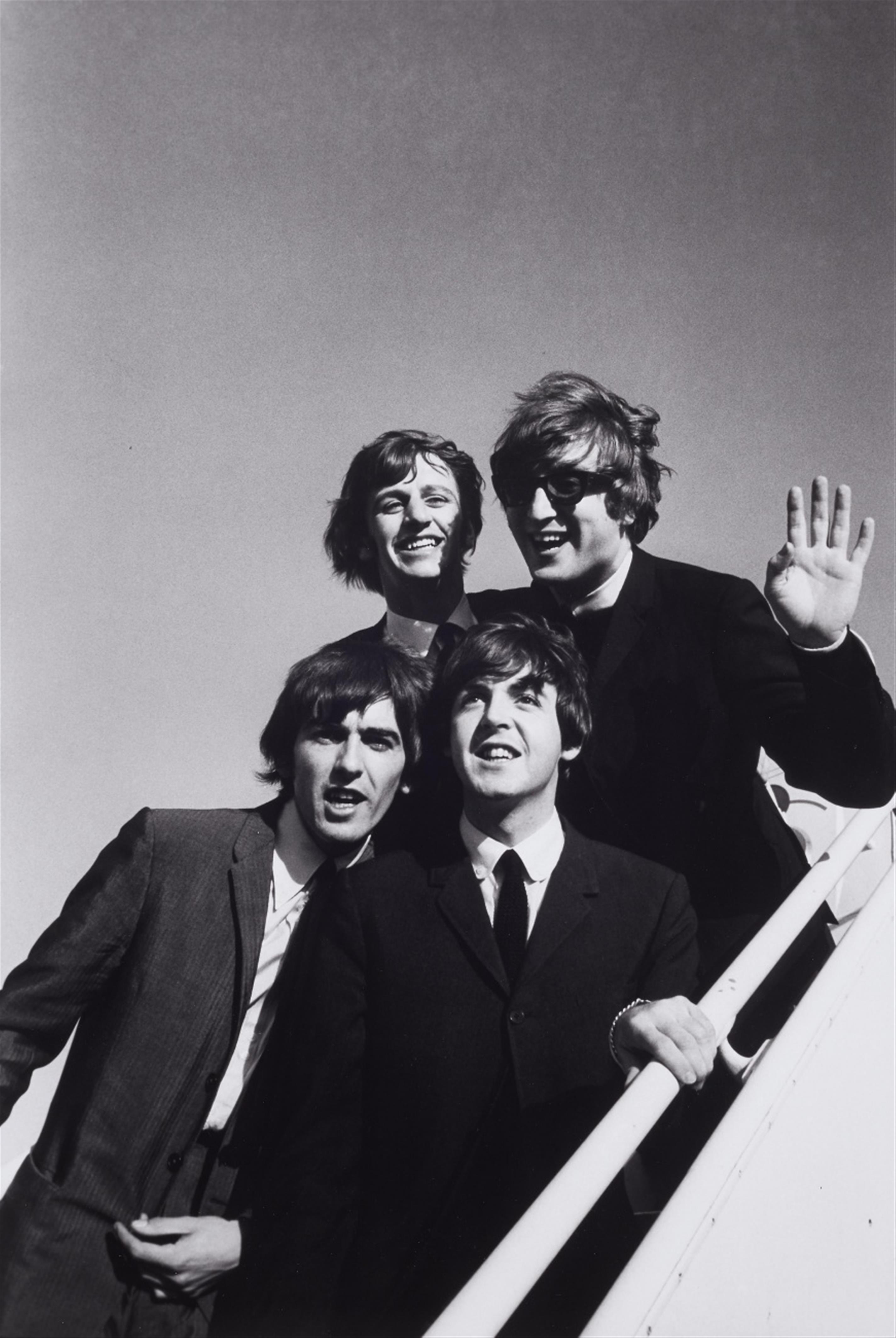 Bill Ray - The Beatles land in Los Angeles