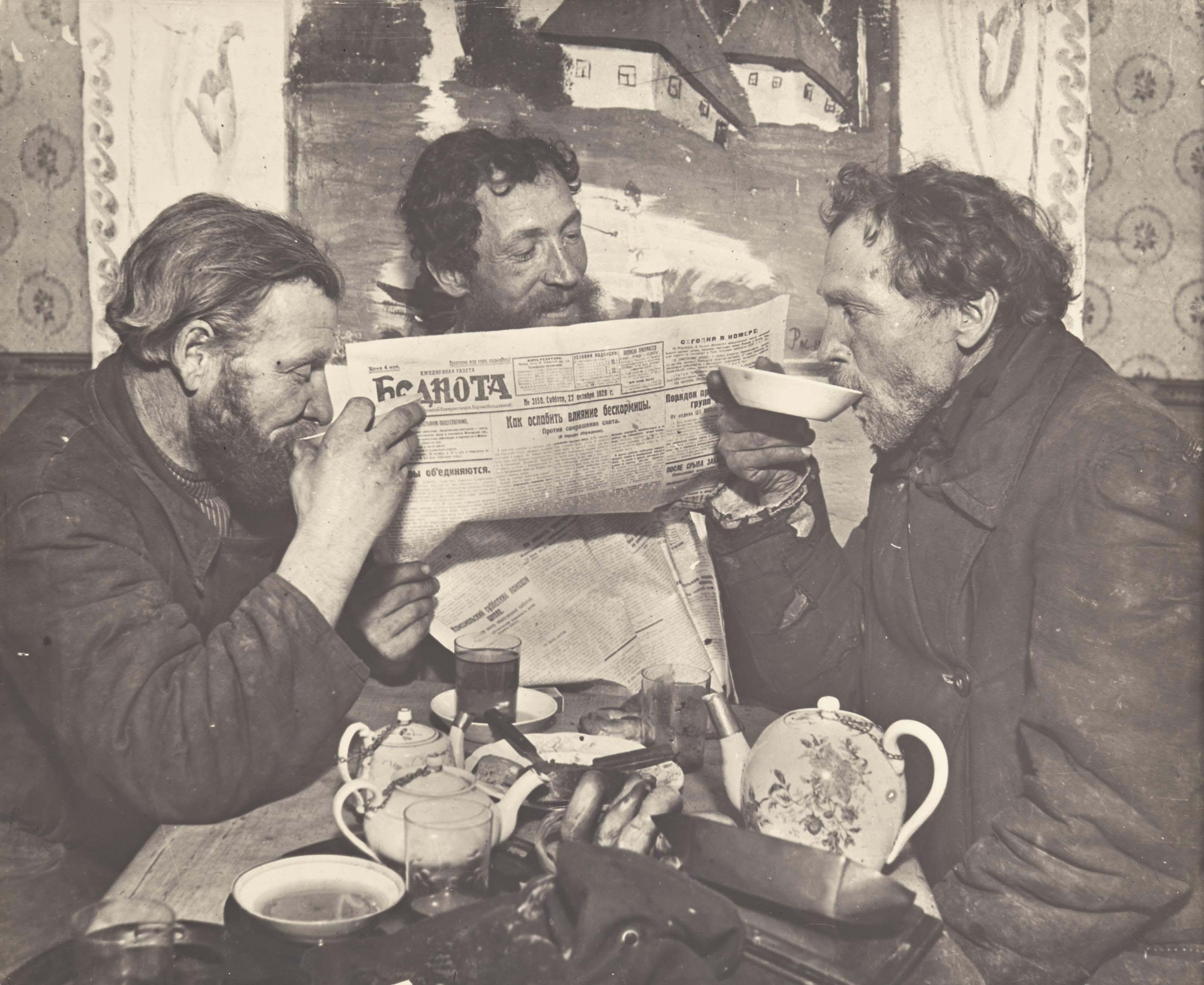 Boris Ignatovitch - Drinking Tea In The Village Of Ramenskoe, 1928