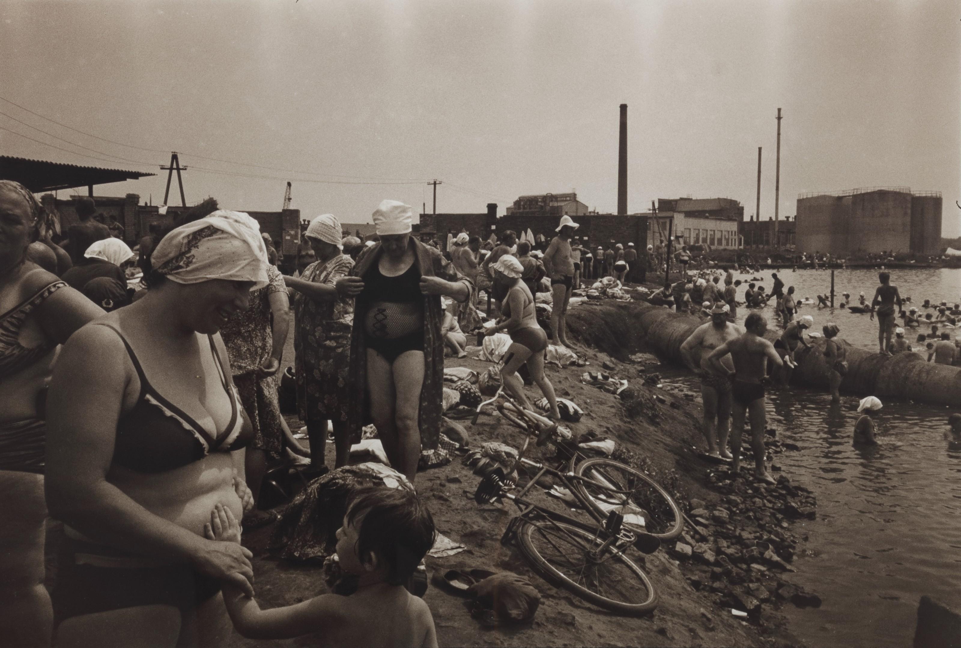 Boris Mikhailov - Salt Lake, Slavjansk, USSR, 1986