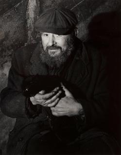 Brassaï - Clochard avec son chat