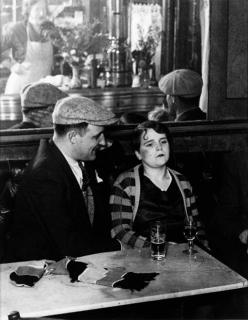 Brassaï - Couple dans un bistro