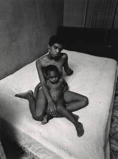 Bruce Davidson - East 100Th Street, 1966-1968