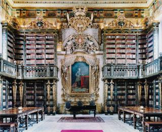 Candida Höfer - Biblioteca Geral da Universidade de Coimbra IV
