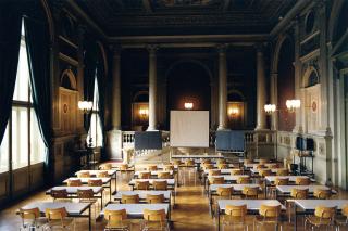 Candida Höfer - Mappe mit 5 Farbfotografien (Zürich)