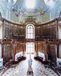 Candida Höfer - Österreichische Nationalbibliothek Wien VII