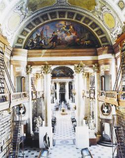Candida Höfer - Österreichische Nationalbibliothek Wien Viii