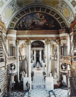 Candida Höfer - Österreichische Nationalbibliothek Wien Viii