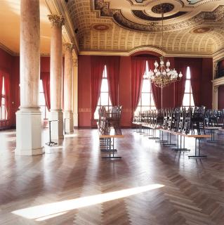 Candida Hofer - Balhaus Watzke Dresden 1 2000