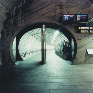 Candida Hofer - U-Bahnstation Theaterplatz