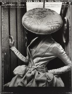 Cathleen Naundorf - La Fille en plâtre VIII, Dior Haute Couture-été 2007, Les ateliers du style, Paris, 2009