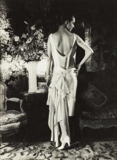 Cecil Beaton - Marion Morehouse in Conde Nast\'s Apartment (1040 Park Avenue, New York)