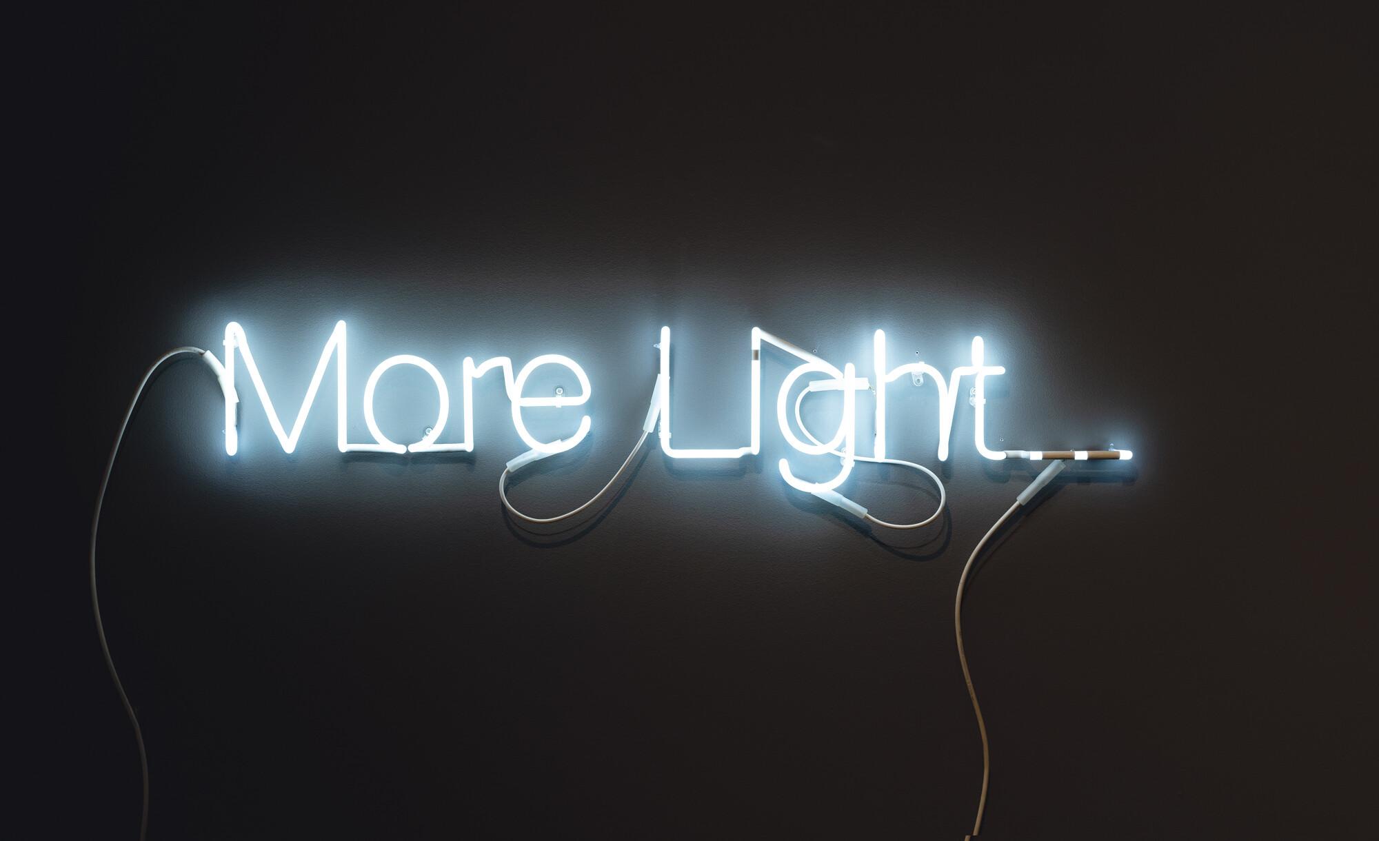 Cerith Wyn Evans - „More Light“