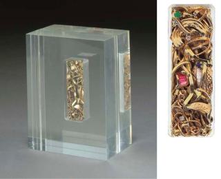 César - Compression de Bijoux