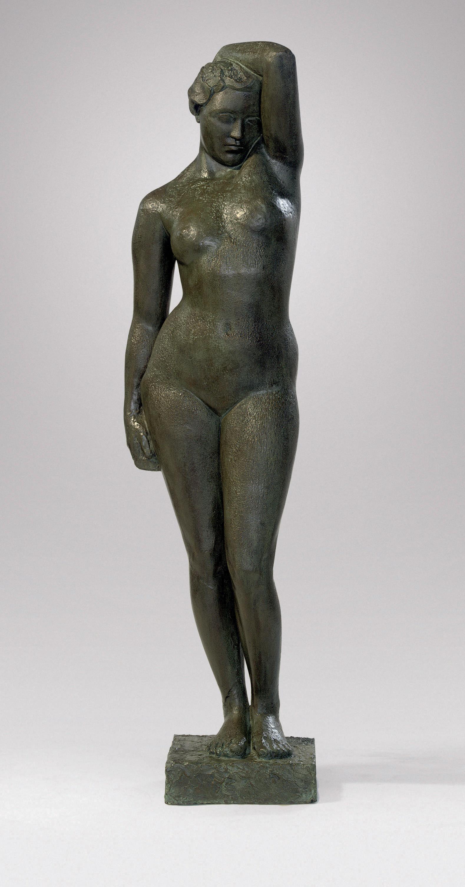 Charlotte van Pallandt - Staand naakt met geheven arm: standing nude
