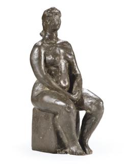 Charlotte Van Pallandt - Zittende met handen in de schoot