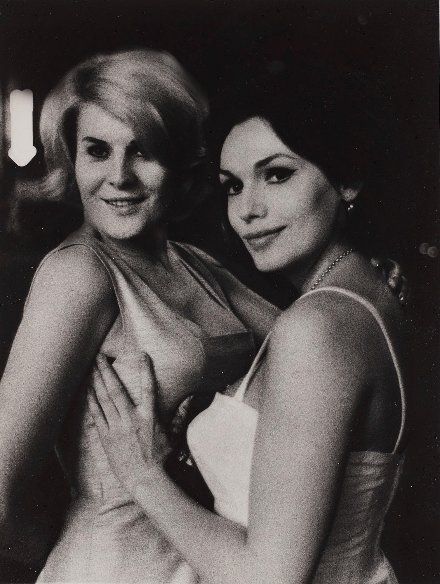 Christer Strömholm - \'Gina och Nana, Paris, 1963\'