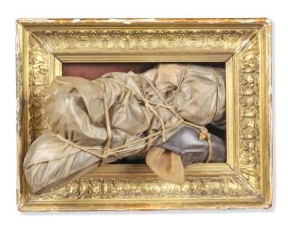 Christo - Empaquetage d\'un paire de chausseres de femme dans cadre (Wrapped Pair of Women\'s Shoes in a Frame)
