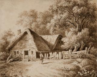 Christoph Nathe - Strohgedecktes Gehöft mit zerfallendem Zaun vor hohen Bäumen.