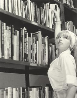 Cindy Sherman - Untitled Film Still #13