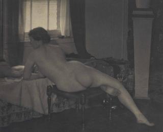 Clarence H. White - Reclining Nude, 1919