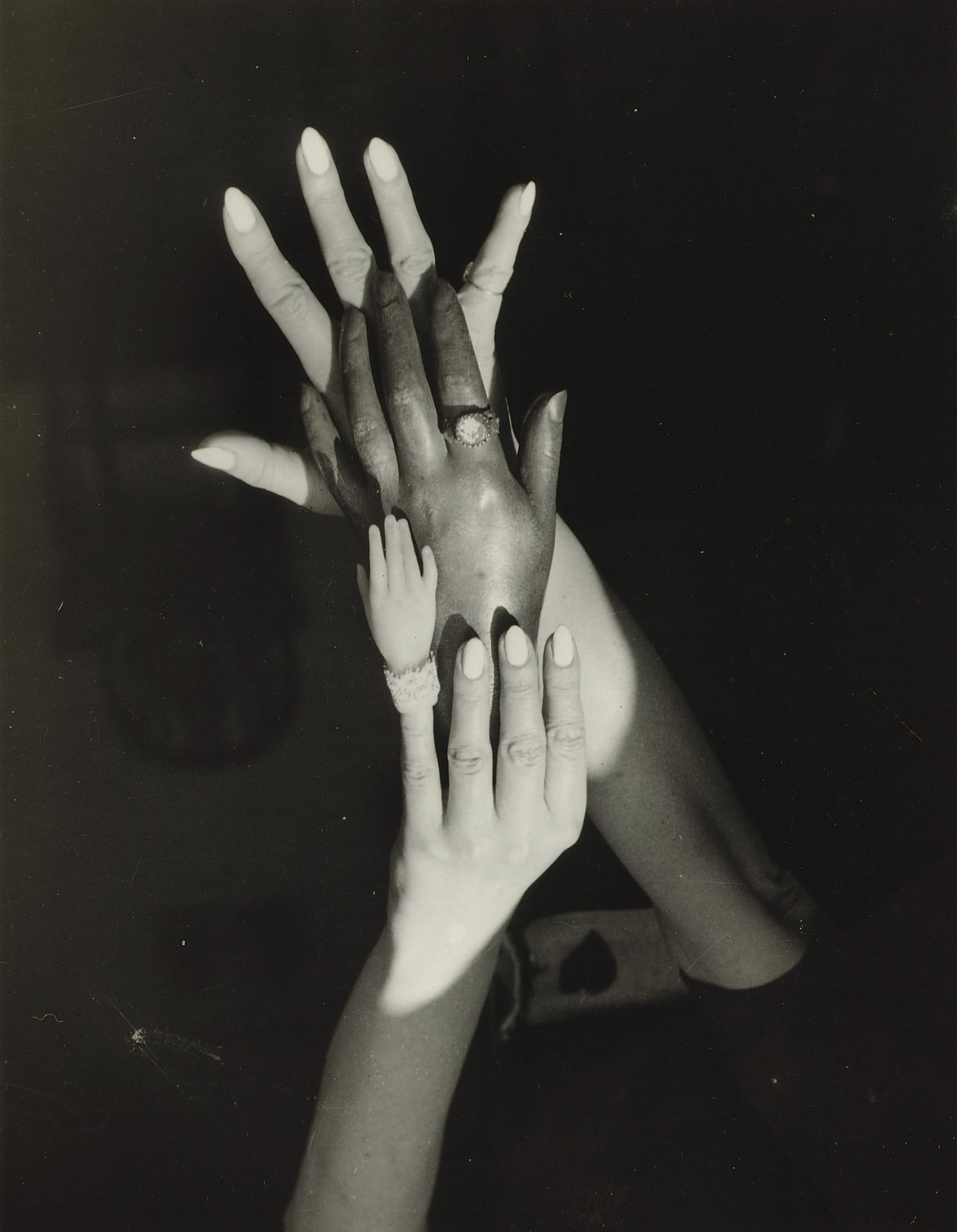 Claude Cahun - Untitled (Surrealist hands), 1939