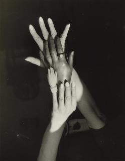 Claude Cahun - Untitled (Surrealist hands), 1939