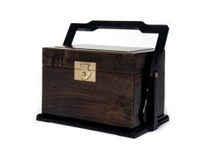 Cola Ma - A Three Tiered \'Tihe\' Style Vanity Case With Foldable Handle