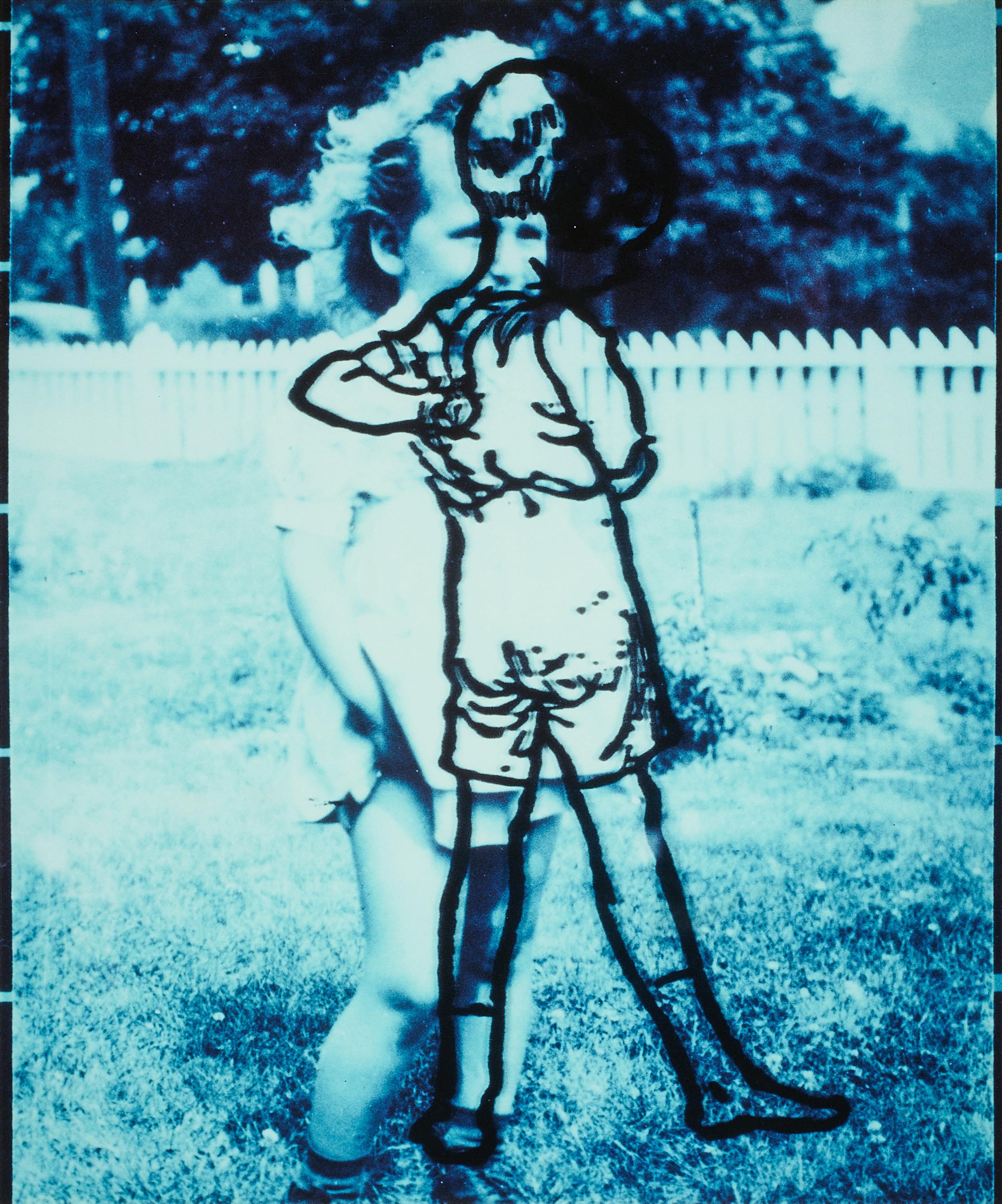 Collier Schorr - Mädchen vor Zaun.