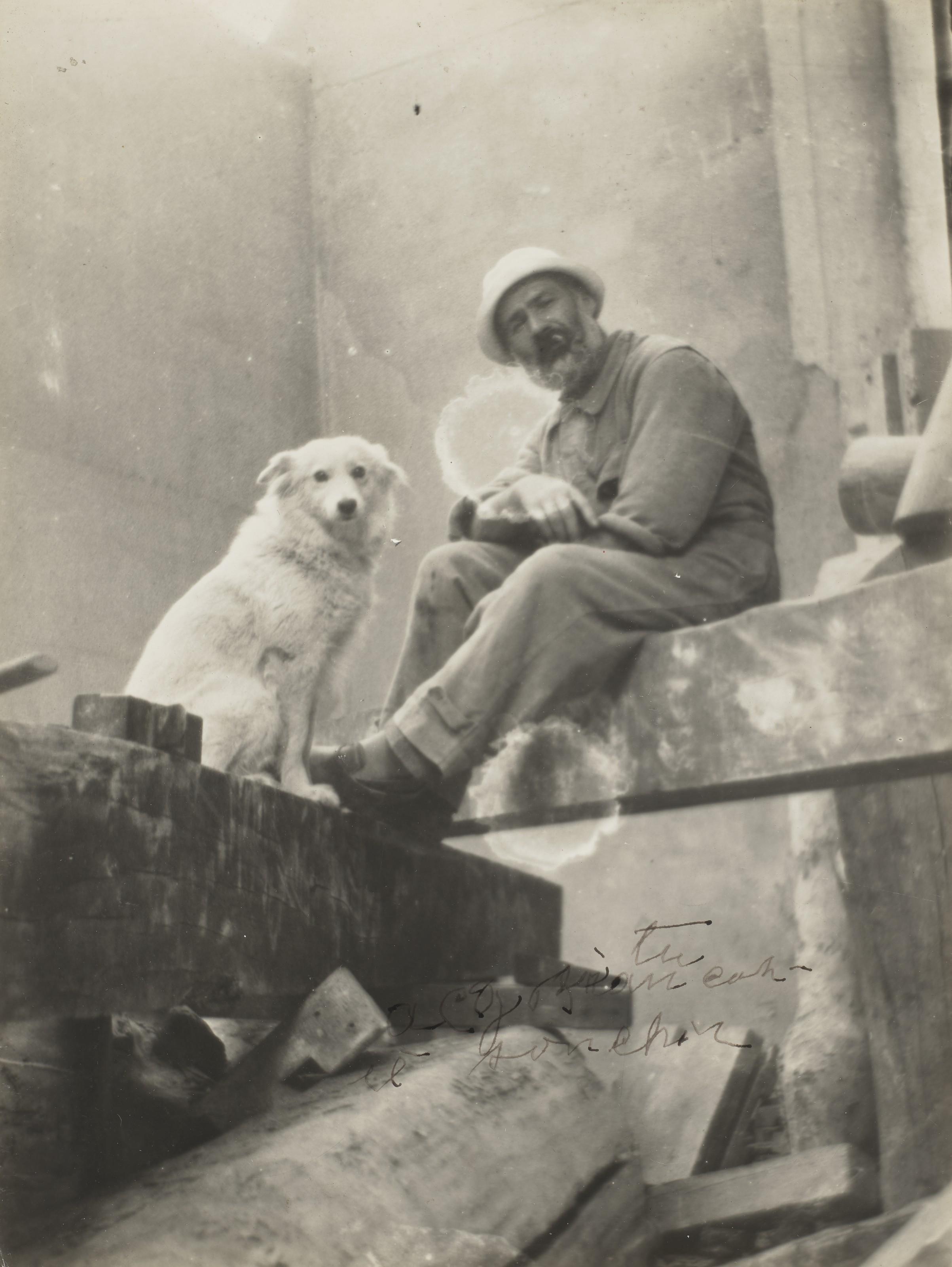 Constantin Brâncusi - Autoportrait avec sa chienne Polaire dans l\'atelier, c. 1921