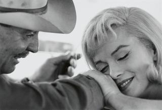 Cornell Capa - Marilyn Monroe and Clark Gable during the filming of \'The Misfits\', Nevada