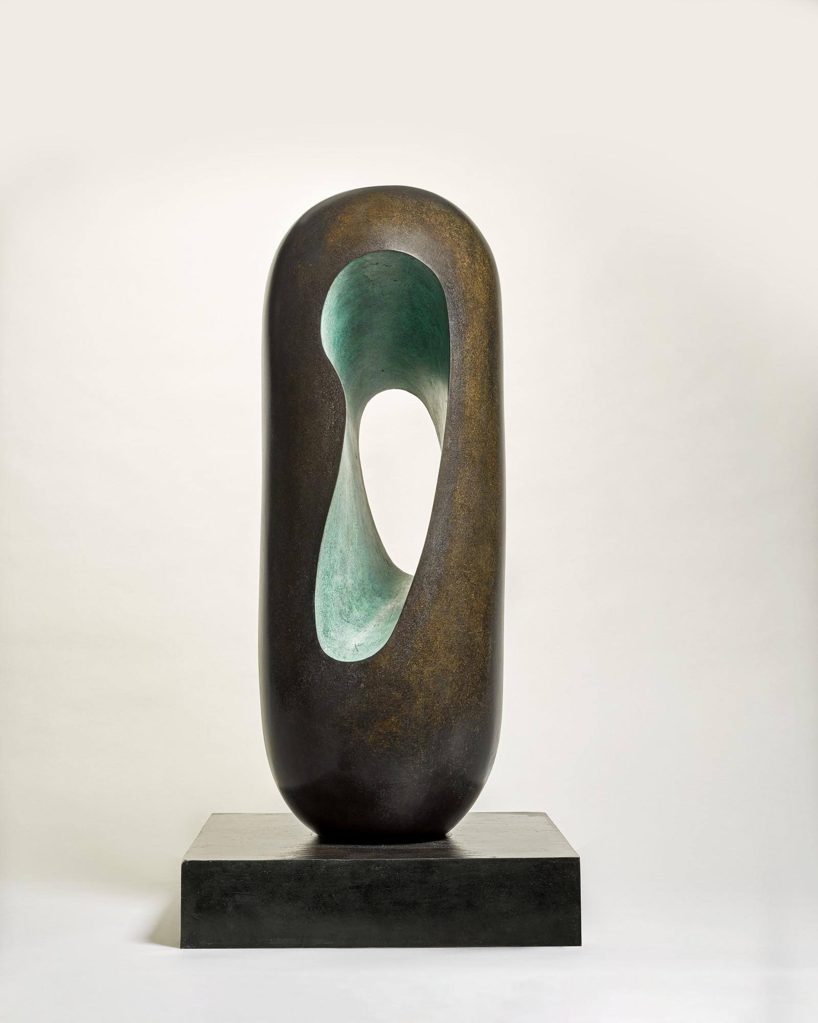Dame Barbara Hepworth - Makutu