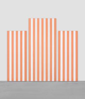 Daniel Buren - Peinture acrylique recto-verso sur tissu rayé blanc et orange, Anvers